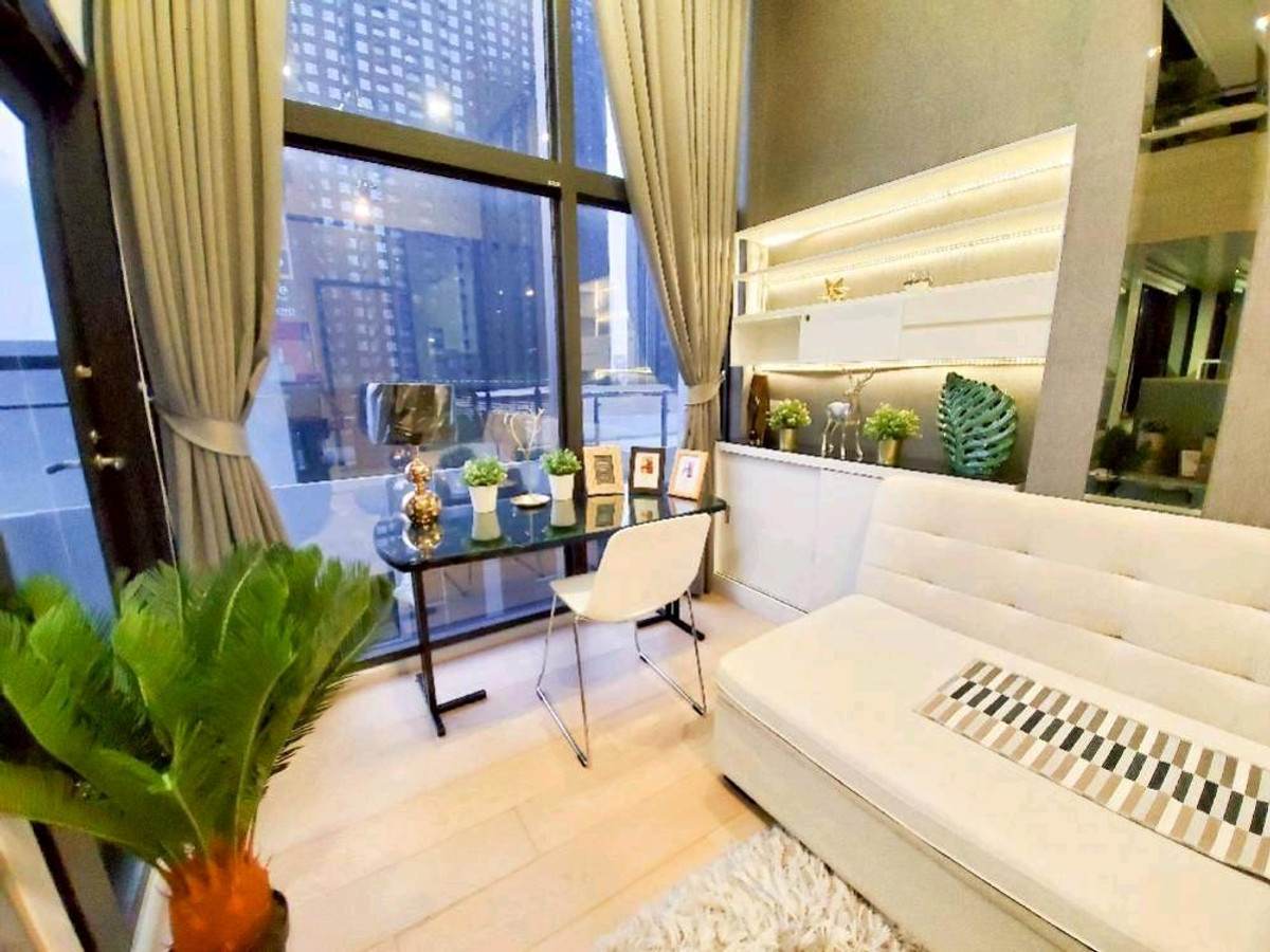 ให้เช่าคอนโดพระราม 9 เพชรบุรีตัดใหม่ RCA : ✨  ใกล้ MRT เพชรบุรี ห้องแต่งสวยหรู สไตล์โรงแรม 5 ดาว บรรยากาศโรแมนติก วิวสวนมักกะสัน โล่งสบายตา ✨
ยินดีรับชาวต่างชาติ