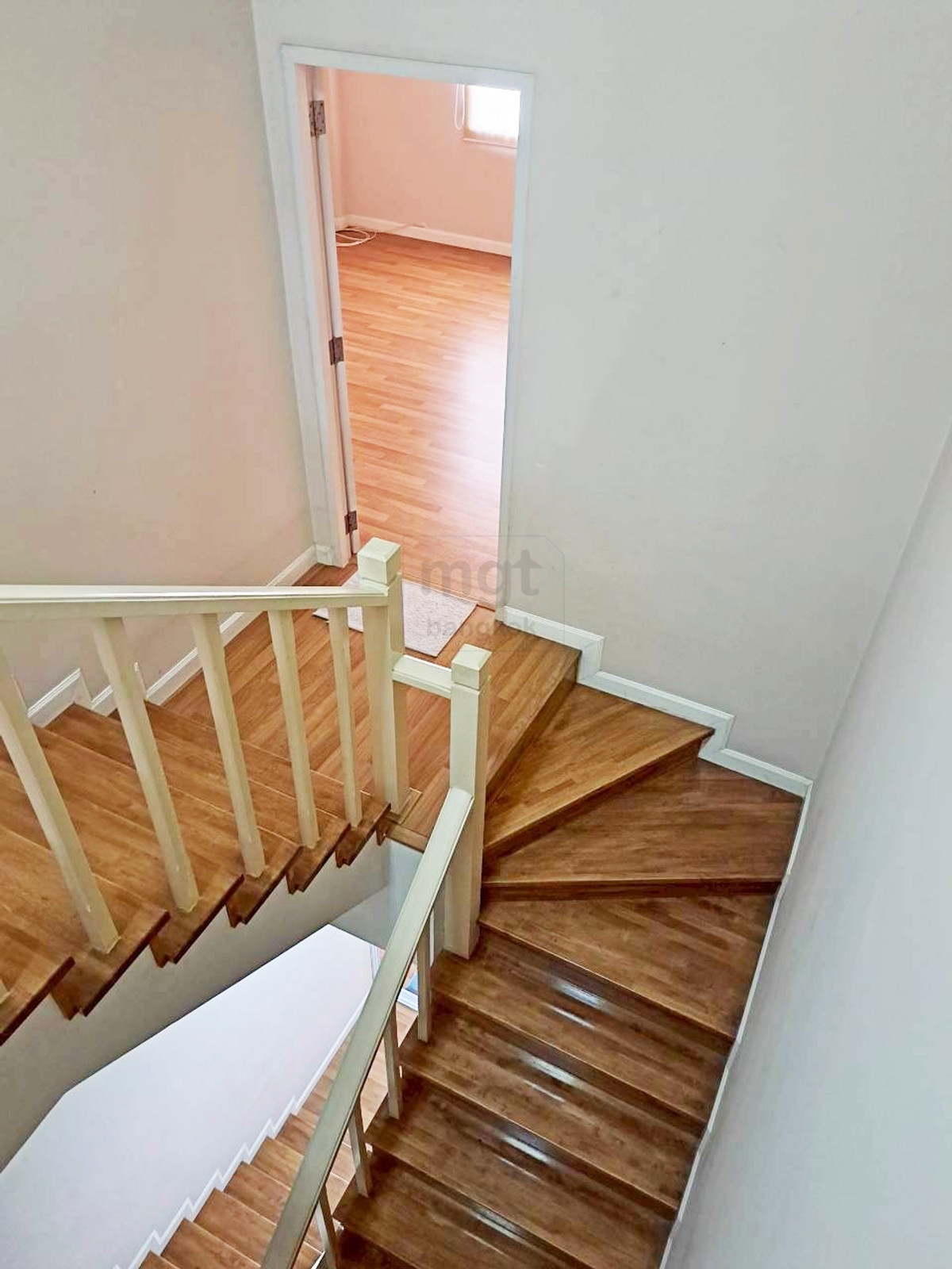 ขายทาวน์โฮมเอกชัย บางบอน : ขายด่วน!! คุ้มมาก ขายขาดทุน  สภาพดีมาก ทาวน์เฮ้าส์ปริญลักษณ์ เอกชัย บางบอน ทำเลดีมาก   