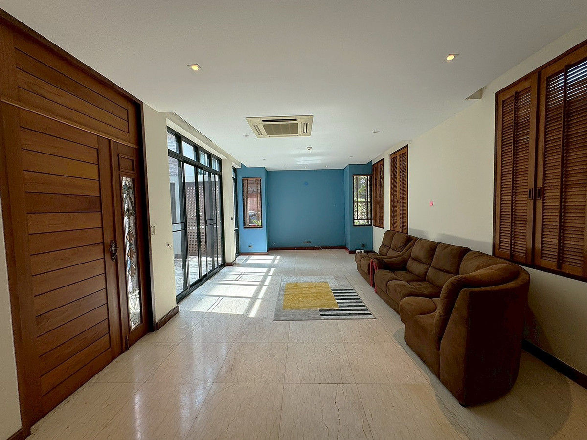 For RentHouseSukhumvit, Asoke, Thonglor : Single house with private pool, 4 bedrooms - Phrom Phong ** NO CO-AGENT **