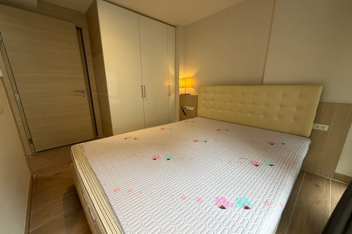 For RentCondoSilom, Saladaeng, Bangrak : 🔥 For Rent !! pool view !! 🔥 Code C20221202932.........Klass Silom, 1 bedroom, 1 bathroom, furnished, ready to move in📣📣