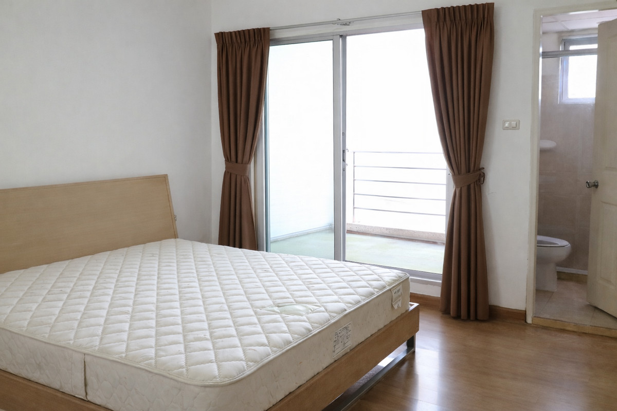 ขายคอนโดพัฒนาการ ศรีนครินทร์ : ตึก A ชั้น 19 1 นอน 1 น้ำ ลมเย็น วิวสวย ระเบียง เจ้าของขายเอง / Supalai Park Srinakarin, Buidling A, 19th floor 1 bedroom 52 Sq.m