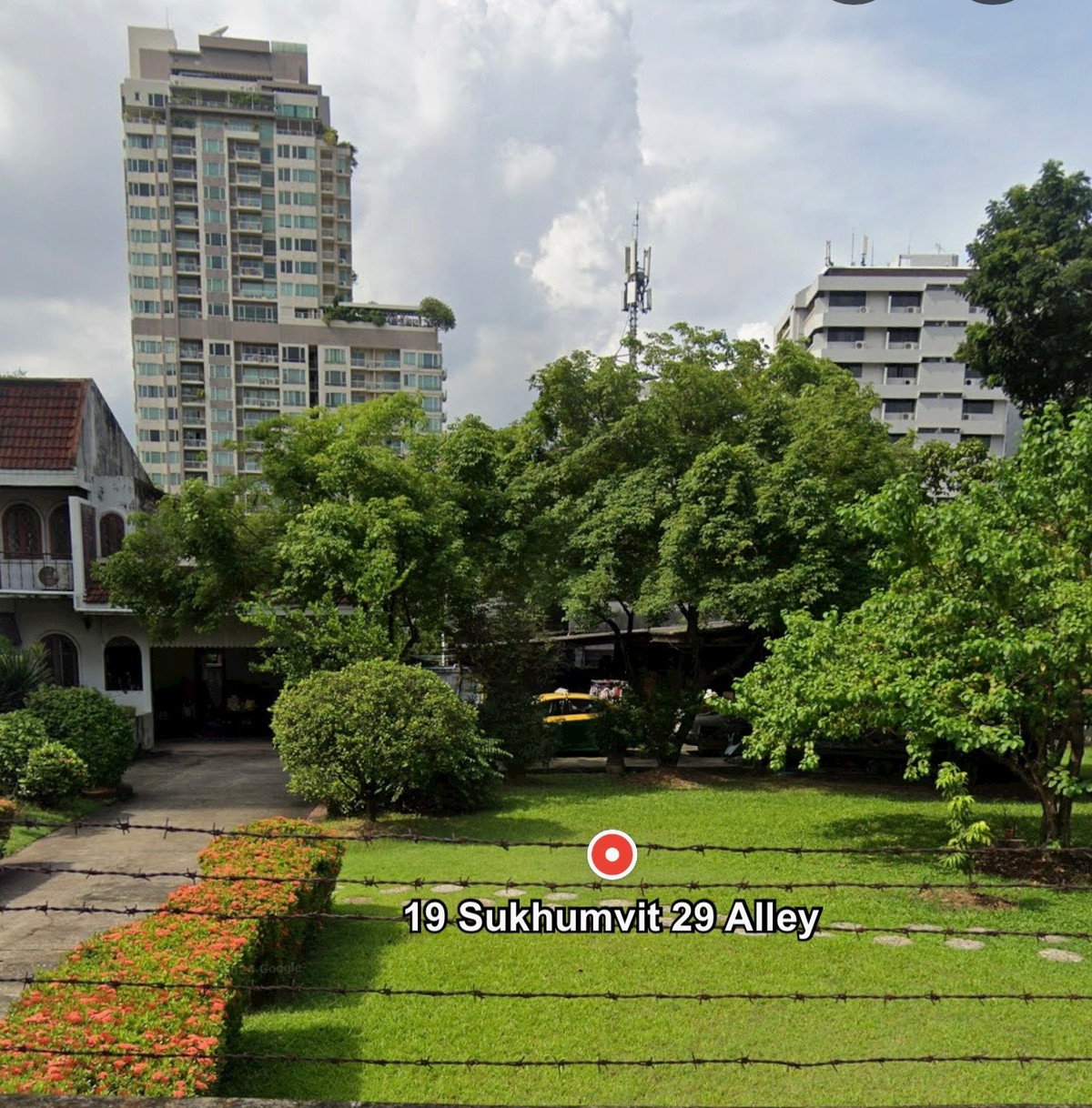 For SaleLandSukhumvit, Asoke, Thonglor : Land for sell Sukhumvit 31: 346 sqwah corner land 346,000,000 negotiable Am: 0656199198