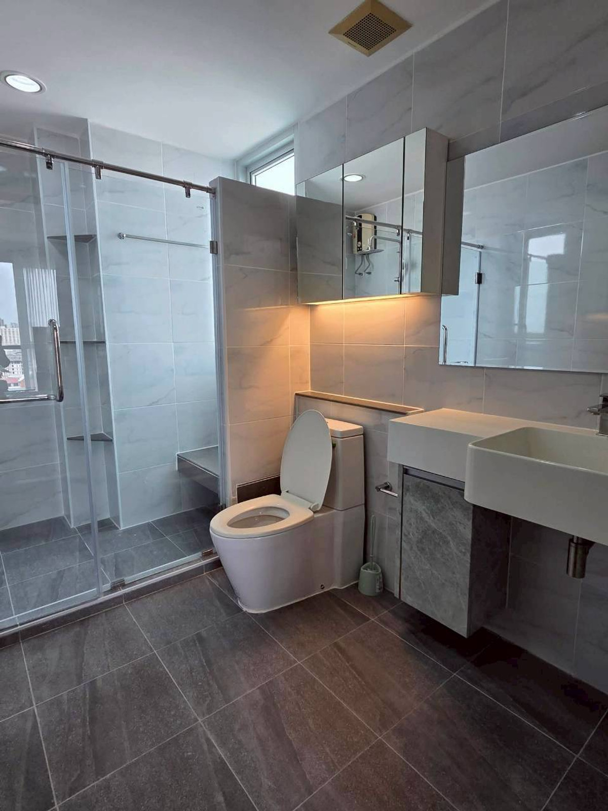 For RentCondoRatchadapisek, Huaikwang, Suttisan : ✅ RYR127 ✅ Line : @p2nproperty