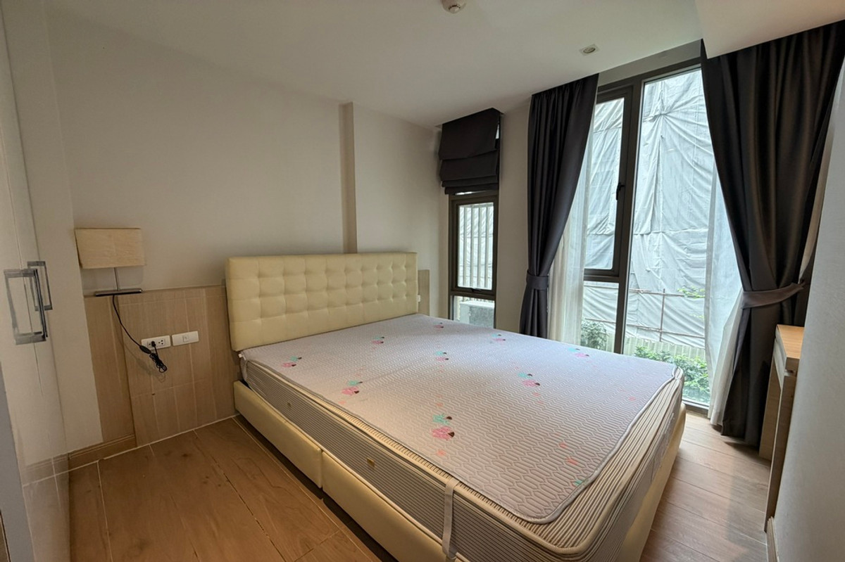 For RentCondoSilom, Saladaeng, Bangrak : 🔥 For Rent !! pool view !! 🔥 Code C20221202932.........Klass Silom, 1 bedroom, 1 bathroom, furnished, ready to move in📣📣