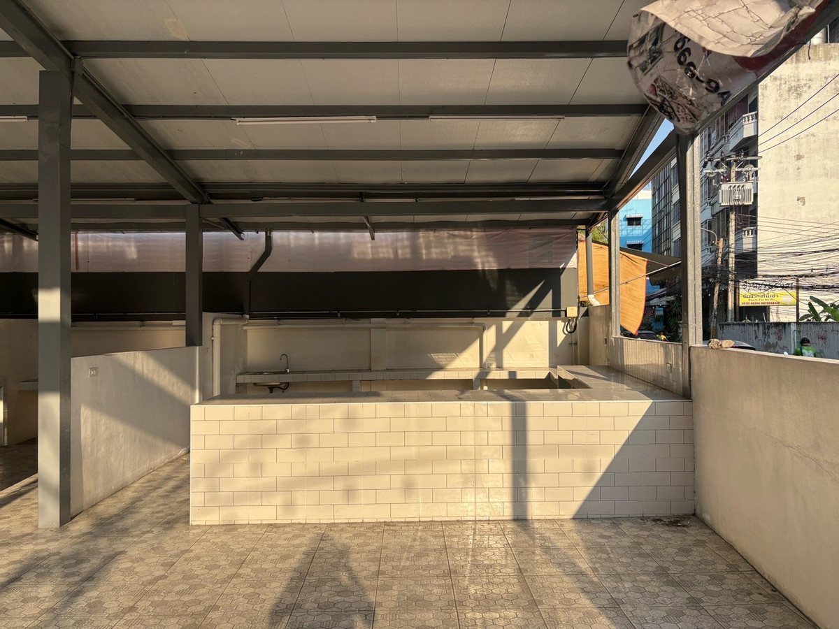 For RentRetail SpaceOnnut, Udomsuk : 🍜✨ Food selling space for rent. in the mall area In the heart of On Nut ✨🍜9000 baht/month, 1 year contract