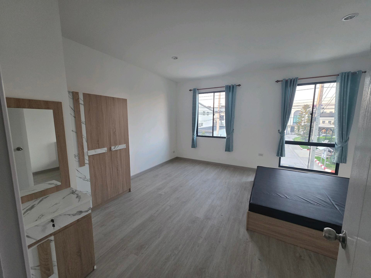 For RentTownhomePathum Thani,Rangsit, Thammasat : For rent m life Lam Luk Kalong Si