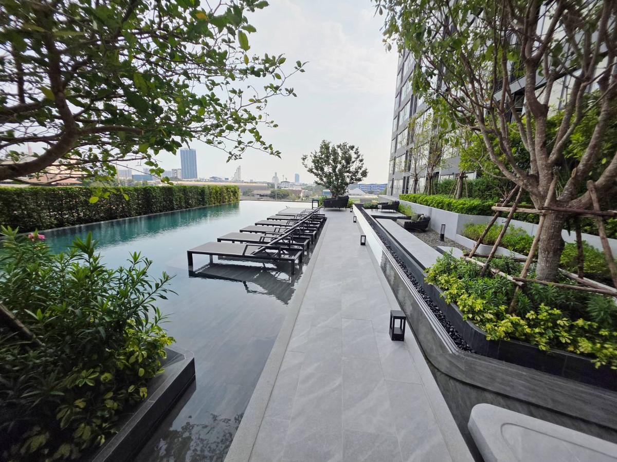 For RentCondoBangna, Bearing, Lasalle : 🔥For Rent Now🔥 Origin Place Bangna, brand new unit, never occupied. Next to MRT Sri Eiam Interchange (2 lines). Fully furnished with built-in furniture and Smart Closet. Near Central Bangna.