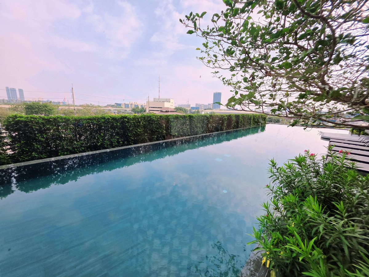 For RentCondoBangna, Bearing, Lasalle : 🔥For Rent Now🔥 Origin Place Bangna, brand new unit, never occupied. Next to MRT Sri Eiam Interchange (2 lines). Fully furnished with built-in furniture and Smart Closet. Near Central Bangna.