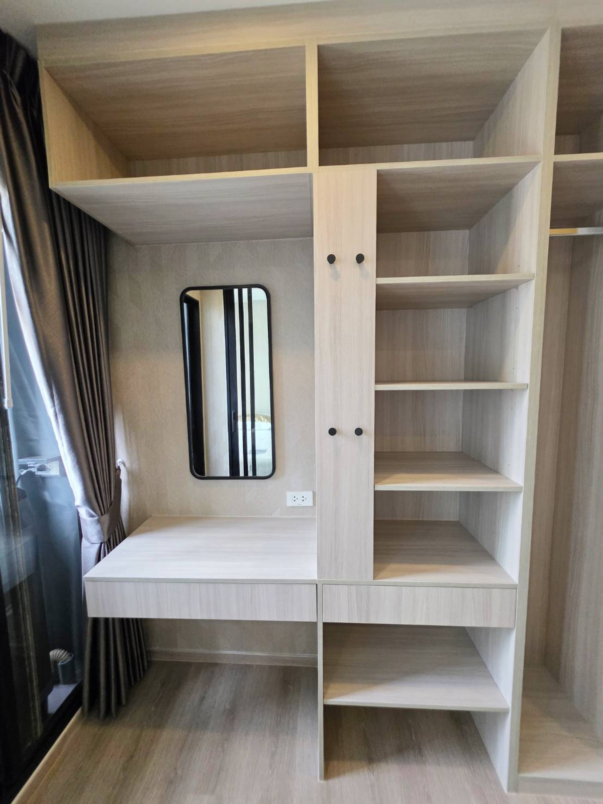 For RentCondoBangna, Bearing, Lasalle : 🔥For Rent Now🔥 Origin Place Bangna, brand new unit, never occupied. Next to MRT Sri Eiam Interchange (2 lines). Fully furnished with built-in furniture and Smart Closet. Near Central Bangna.