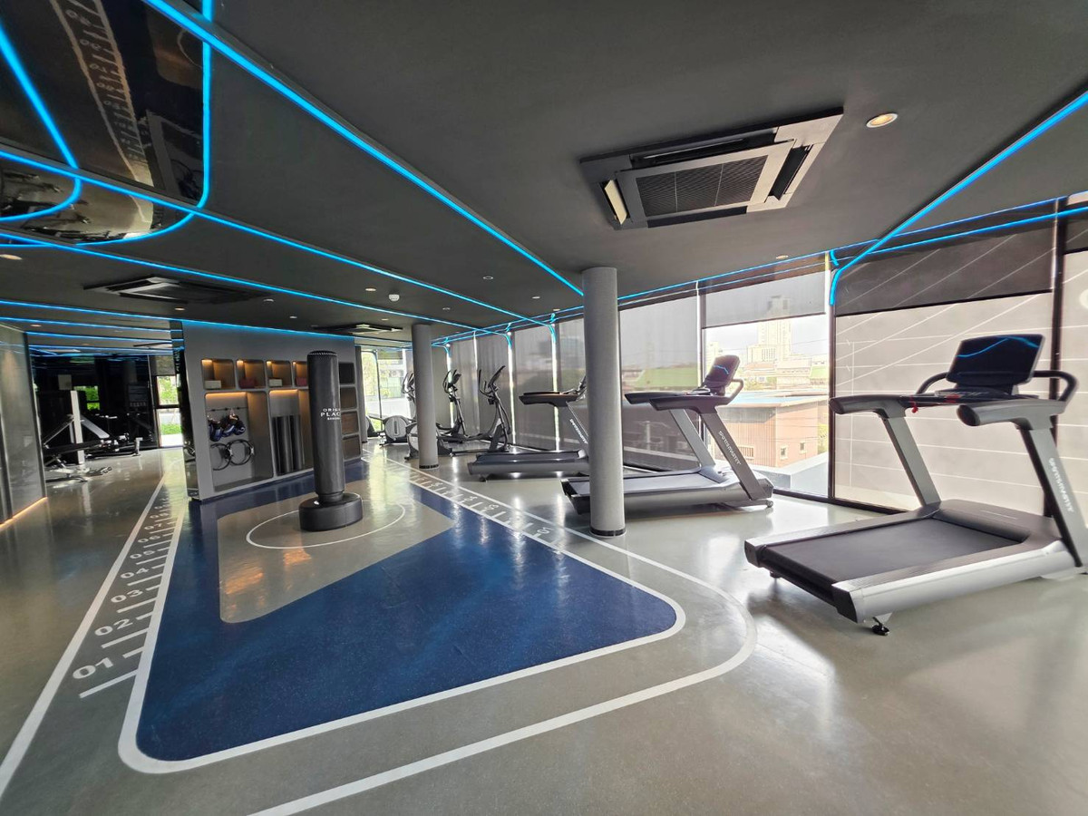 For RentCondoBangna, Bearing, Lasalle : 🔥For Rent Now🔥 Origin Place Bangna, brand new unit, never occupied. Next to MRT Sri Eiam Interchange (2 lines). Fully furnished with built-in furniture and Smart Closet. Near Central Bangna.