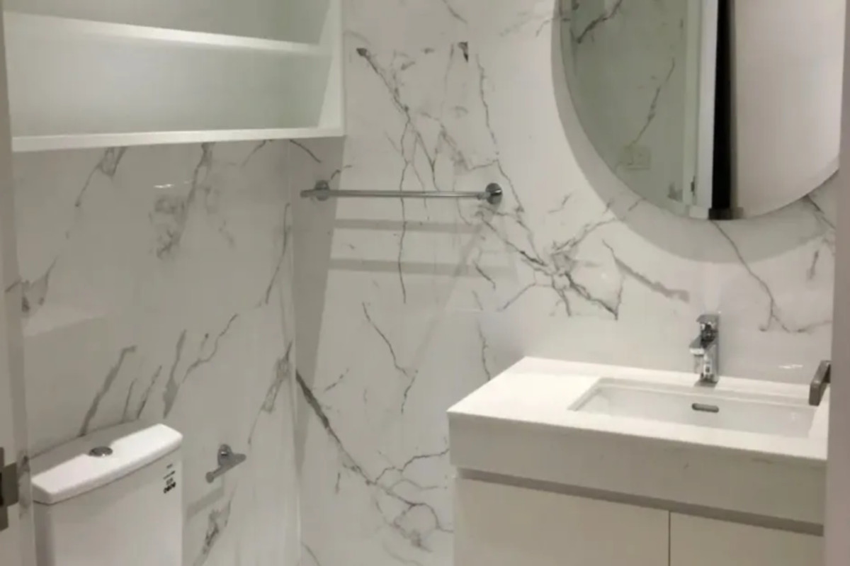 For SaleCondoSukhumvit, Asoke, Thonglor : 🔥 Sale with tenant !! 🔥 Code C20230203376.........Royal Castle Sukhumvit, 3 bedroom, 3 bathroom, 1 maid's room, furnished, Special Deal!!📣📣