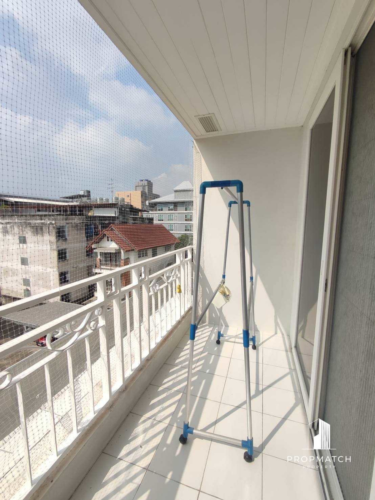 For RentCondoWongwianyai, Charoennakor : 📍The Bangkok Sathorn-Taksin 🛌 2 Bedroom 🚿2 Bathroom 🏬 4 Floor 📏 71 sq.m 📞0928895628 Line:plustor_ss