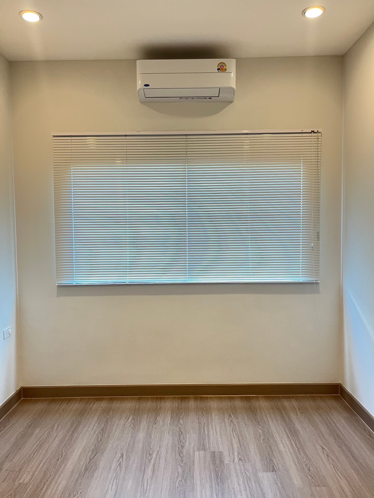 For SaleTownhomeBangna, Bearing, Lasalle : K-6759 for sale! V Compound Bangna Srinakarin, empty house near Mega Bangna.