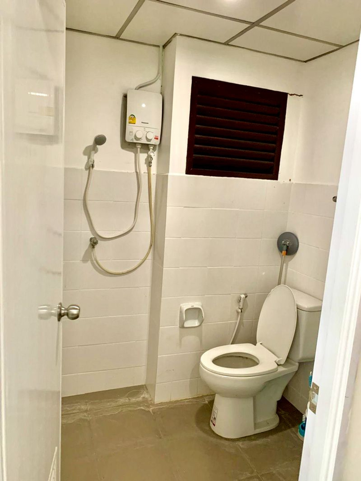 ขายคอนโดปิ่นเกล้า จรัญสนิทวงศ์ : ขายคอนโดพระราม 6 แมนชั่น บี ชั้น 4 ฝั่งแม่น้ำเจ้าพระยา วิวการไฟฟ้าบางกรวย เนื้อที่ 64 ตารางเมตร 2 ห้องนอน ซอยจรัญสนิทวงศ์ 96/1 แขวงบางอ้อ เขตบางพลัด กรุงเทพมหานคร