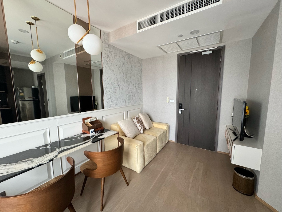 For RentCondoSiam Paragon ,Chulalongkorn,Samyan : For rent Ashton chula Silom price 22,000 baht contact 0869017364