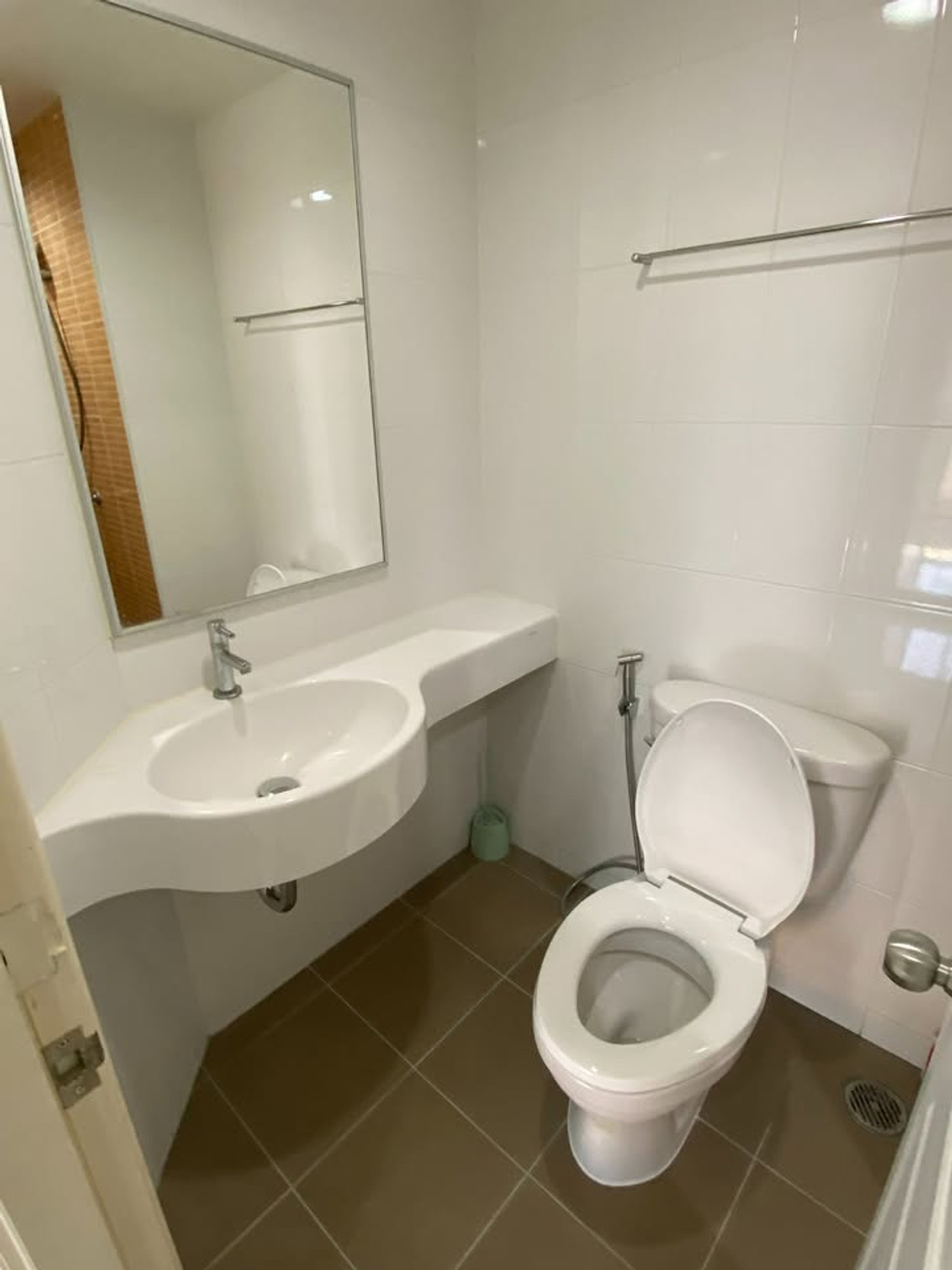 ขายคอนโดเสรีไทย-นิด้า : K-6769 ขายด่วน ! คอนโด LPN รามคำแหง 60/2 ชั้นสูง วิวสระว่ายน้ำ พร้อมอยู่