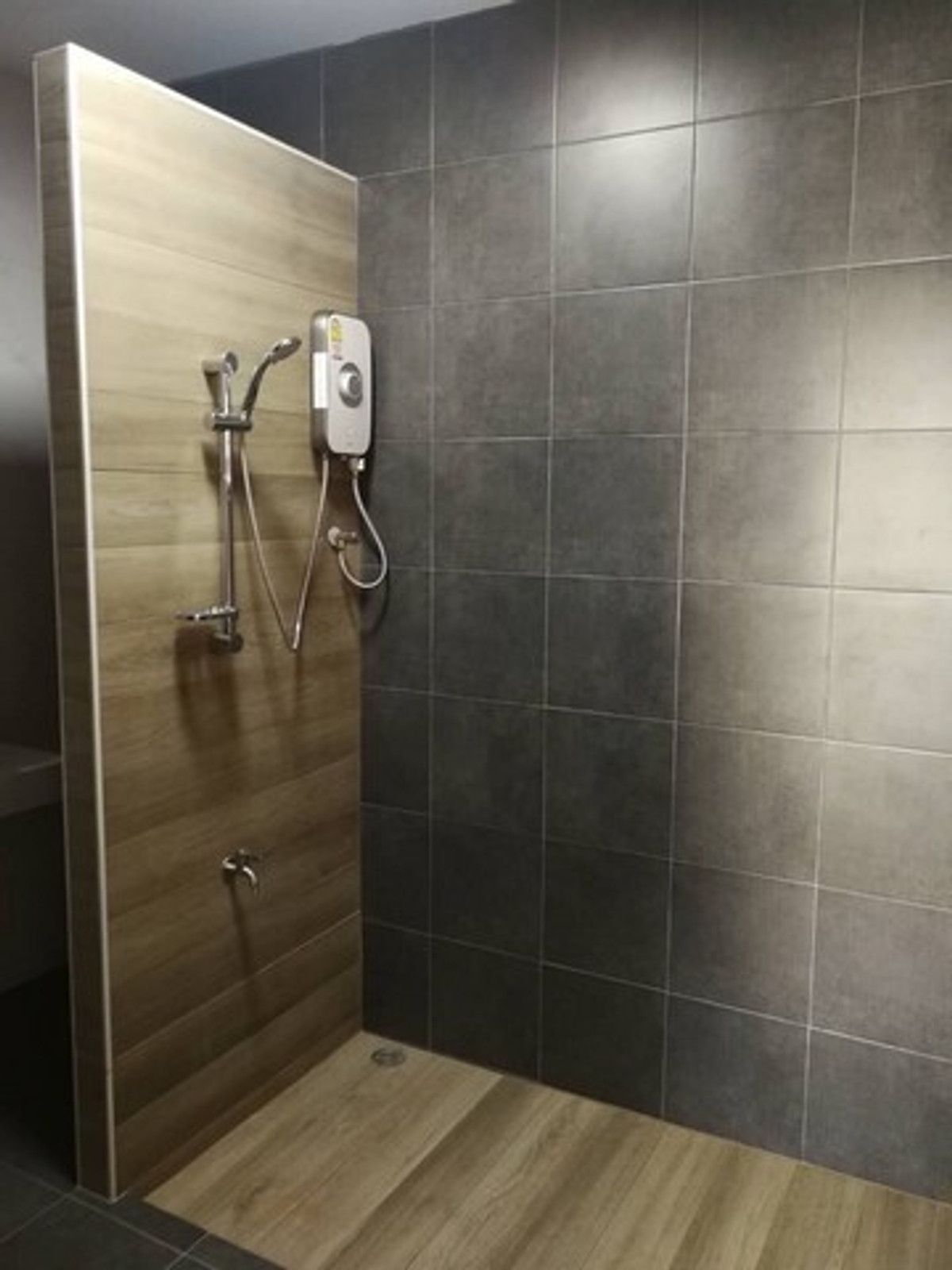 ให้เช่าบ้านนวมินทร์ รามอินทรา : HR3233ให้เช่าบ้านเดี่ยว 2 ชั้น ซอยนวมินทร์ 111 – พื้นที่กว้าง สวนร่มรื่น พร้อมอยู่ บรรยากาศเงียบสงบ ลมเย็นสบาย เหมาะสำหรับพักอาศัยอย่างยิ่ง