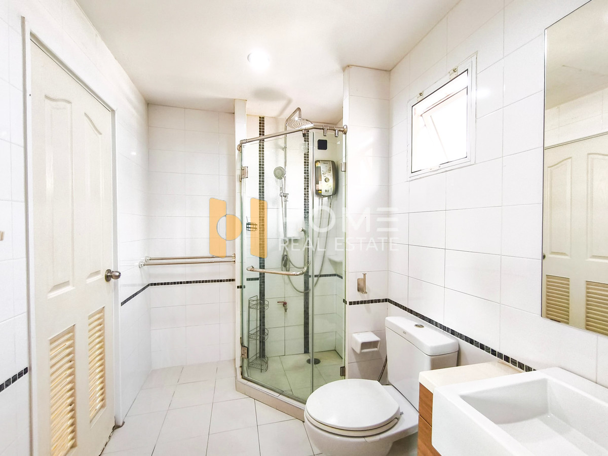 ขายบ้านลาดกระบัง สุวรรณภูมิ : งบไม่ถึง 5 ล้าน ทำเลอ่อนนุช ใกล้ ARL 🔥 ภัสสร เพรสทีจ อ่อนนุช / 3 ห้องนอน (ขาย), Passorn Prestige Onnut / 3 Bedrooms (FOR SALE) FONT050