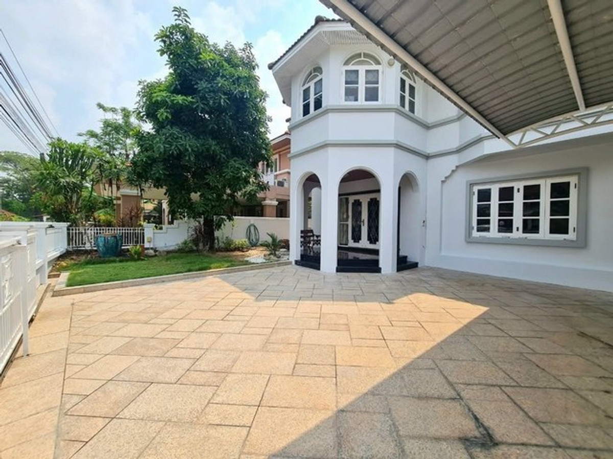 ให้เช่าบ้านเกษตร นวมินทร์ ลาดปลาเค้า : HR3240ให้เช่าบ้านเดี่ยวหลังใหญ่ 5 ห้องนอน ทำเลเลียบด่วน-เกษตรนวมินทร์ หมู่บ้านชวนชื่น ลาดพร้าว  พื้นที่ใช้สอยจุใจ 347 ตร.ม. พร้อมเฟอร์นิเจอร์และเครื่องใช้ไฟฟ้าครบชุด หิ้วกระเป๋าเข้าอยู่ได้เลย