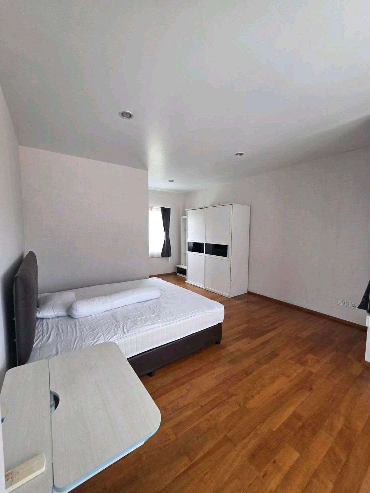 ให้เช่าบ้านพระราม 9 เพชรบุรีตัดใหม่ RCA : 🔥🔥🔥บ้านในโครงการ พระราม9.ใกล้เดอะ ไนน์พระราม9 💚💚💚