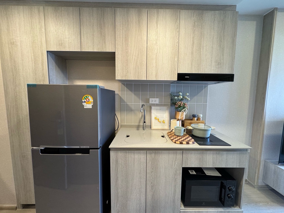 ขายคอนโดเกษตรศาสตร์ รัชโยธิน : คอนโดใหม่ ใกล้รถไฟฟ้าเพียงก้าวเดียวที่ COBE Kaset–Sripatum 🌿✨ทำเลศักยภาพ ติด BTS บางบัว 0 เมตร เดินทางสะดวกสุดๆ
Studio 24 ตร.ม.เริ่มต้นเพียง 3.19 ล้านบาท
📞Phat: 064-642-8664
📞Nui: 094-624-2014