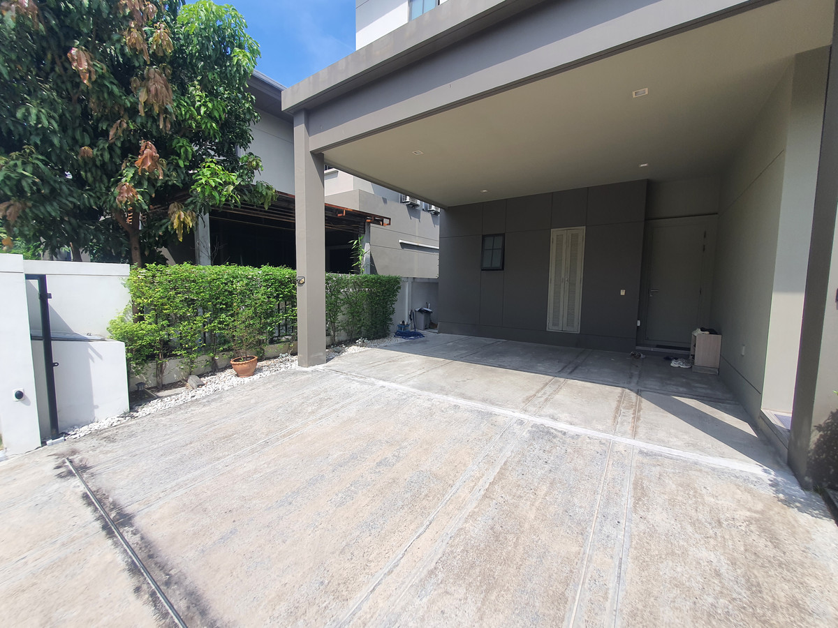 For SaleHousePinklao, Charansanitwong : Luxurious detached house next to the main road, Phutthamonthon Sai 4, Nordic design, ready to move in, Bangkok Boulevard Pinklao-Phetkasem, complete functions, 4 bedrooms, luxurious clubhouse, tight security. Worth the location!