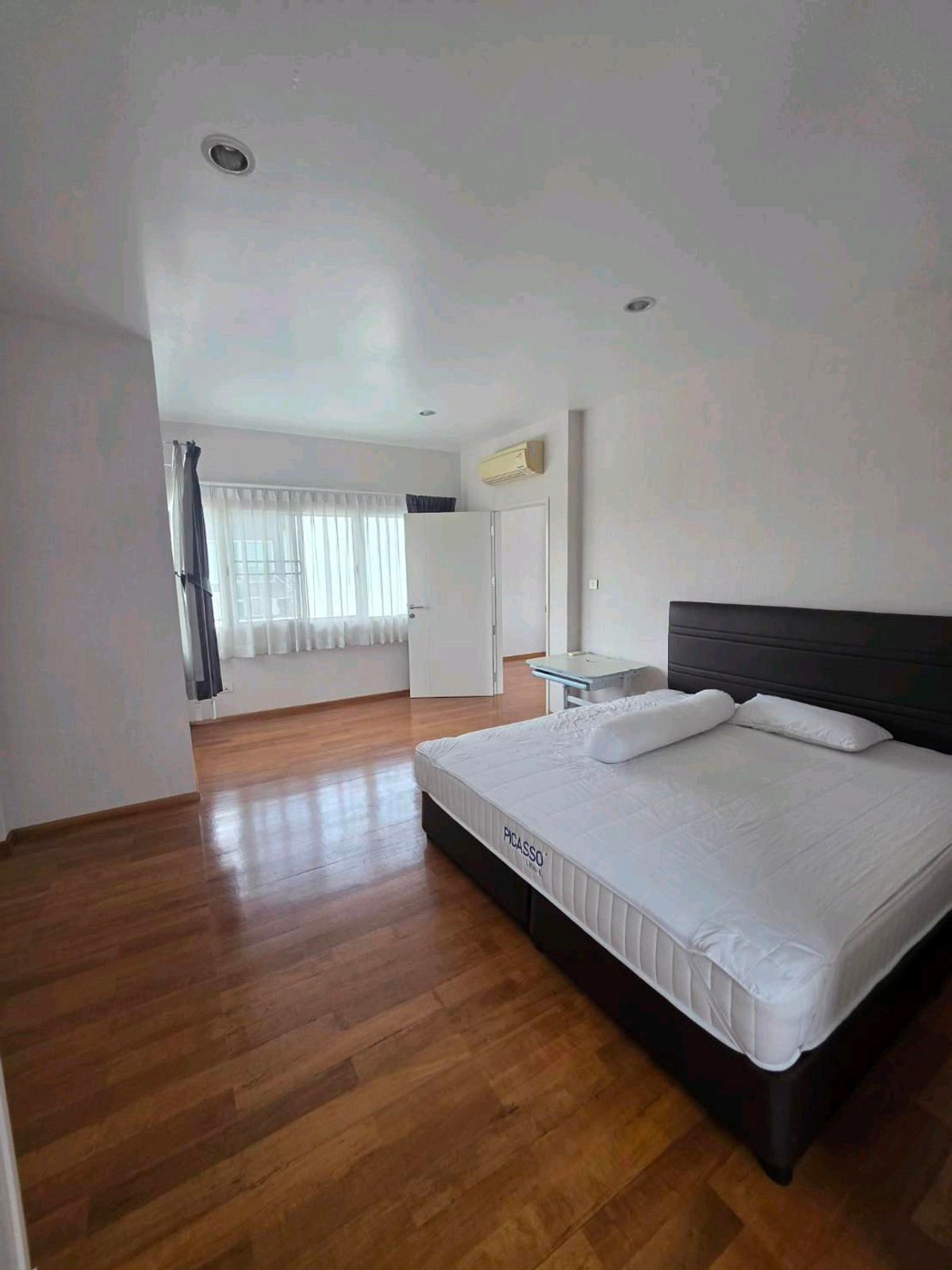 ให้เช่าบ้านพระราม 9 เพชรบุรีตัดใหม่ RCA : 🔥🔥🔥บ้านในโครงการ พระราม9.ใกล้เดอะ ไนน์พระราม9 💚💚💚