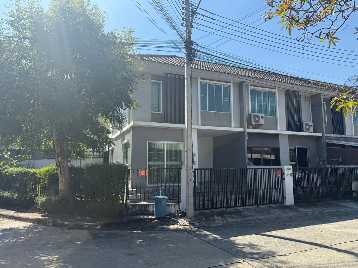 ขายทาวน์โฮมปทุมธานี รังสิต ธรรมศาสตร์ : ขายทาวน์โฮมหลังมุม พฤกษาวิลล์ 79 พหลโยธิน-รังสิต (31 ตร.ว.)  รีโนเวมใหม่พร้อมเปลี่ยนสุขภัณฑ์ใหม่ทั้งหลัง ต่อเติมครัว ใกล้ WorkPoint