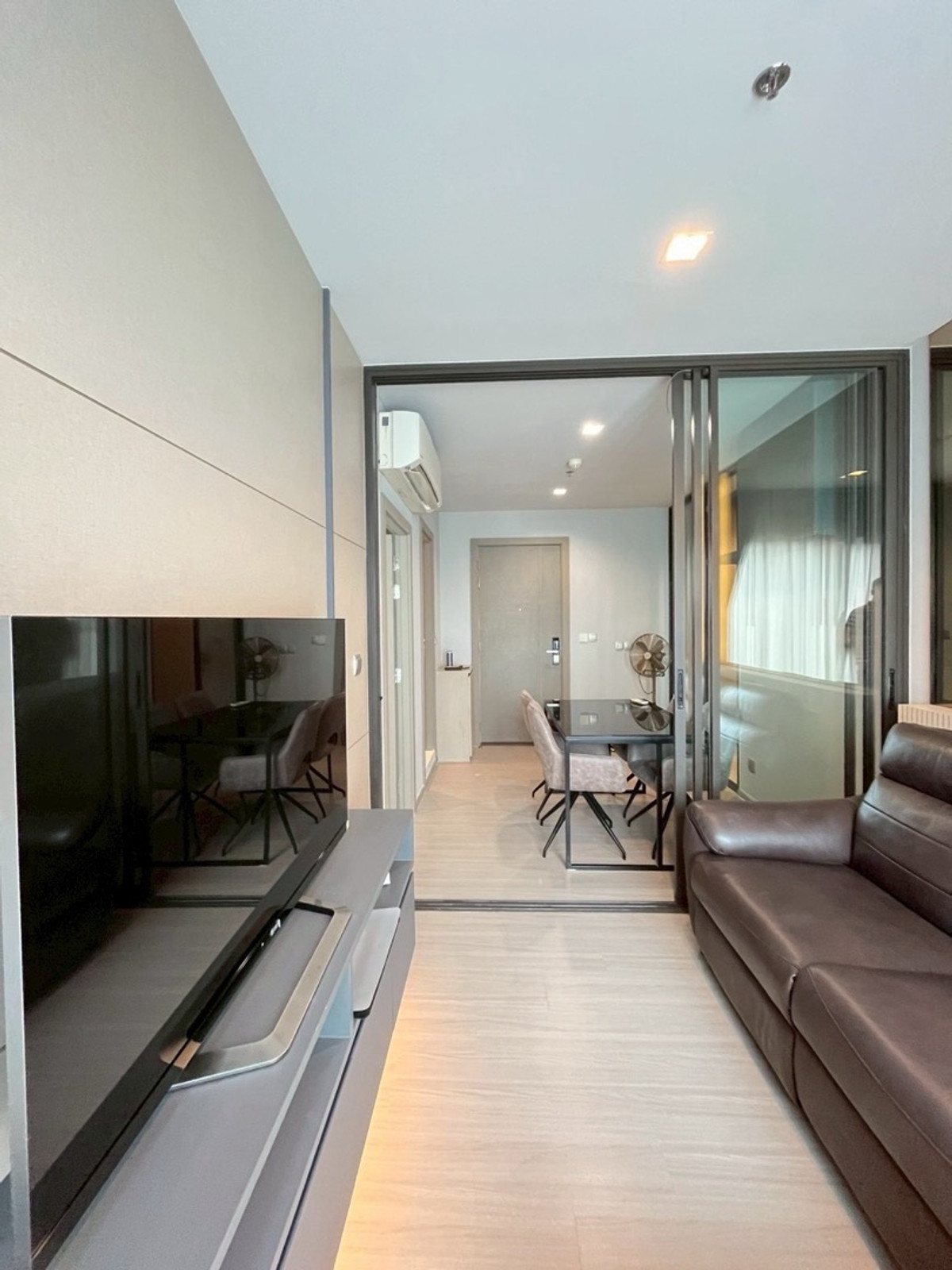 ให้เช่าคอนโดพระราม 9 เพชรบุรีตัดใหม่ RCA : LIFE ASOKE-RAMA9🌈 1BEDROOM PLUS 35sq.m Price 23k