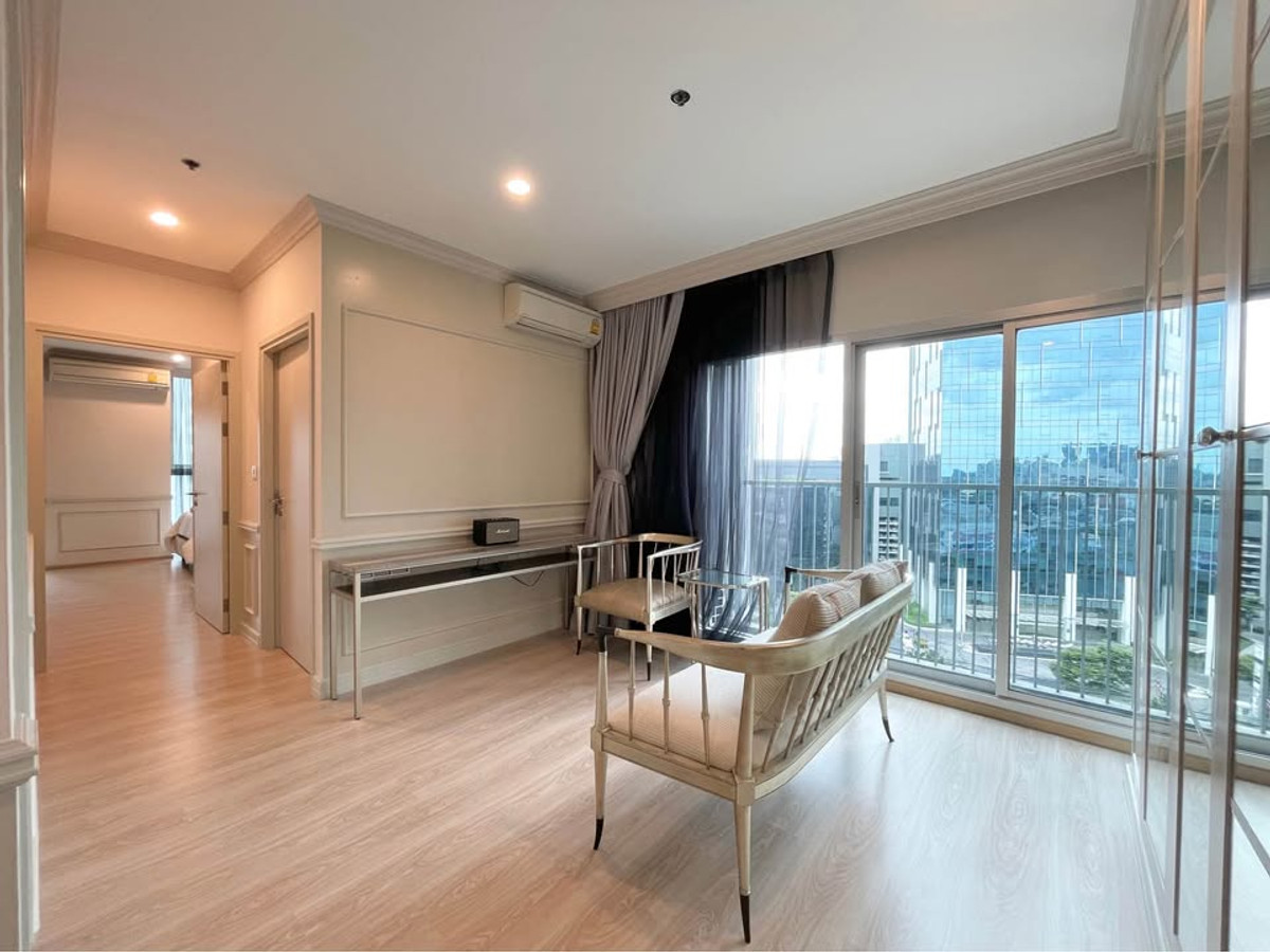 For SaleCondoRatchadapisek, Huaikwang, Suttisan : Price out of market! 2 bedrooms, 53.8 sq m, only 6.9 million, Noble Revolve Ratchada 1 | Corner room, panoramic view.