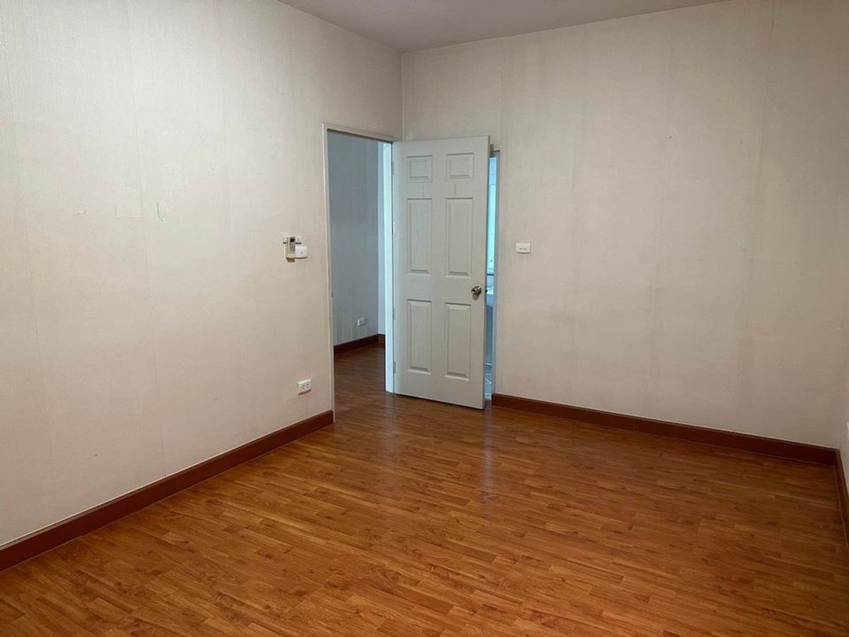 ให้เช่าบ้านนนทบุรี บางใหญ่ บางบัวทอง : บ้าน ทาวน์โฮม 3ชั้น เหมาะทำออฟฟิศ ปากซอยถนนโยธาธิการ ราชพฤกษ์-ท่าอิฐ