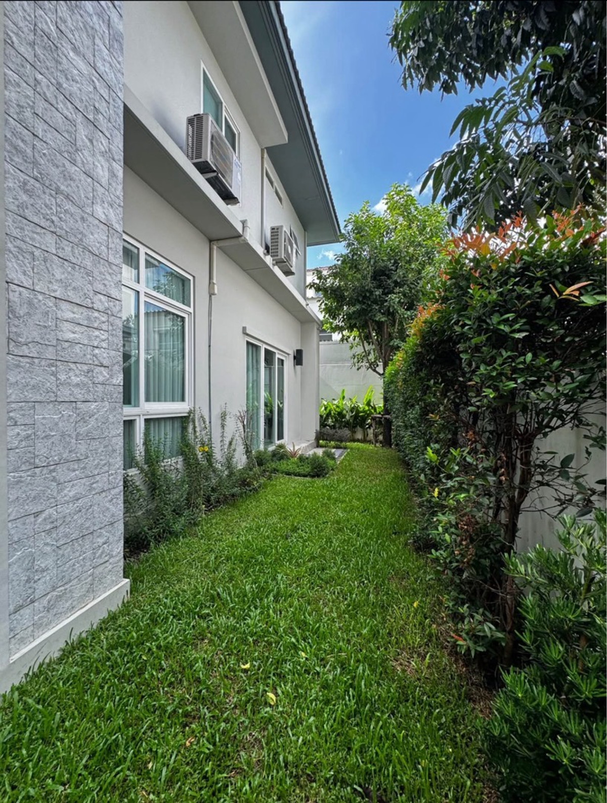 ให้เช่าบ้านลาดกระบัง สุวรรณภูมิ : ให่เช่า บ้านเดี่ยว หมู่บ้ทนมัณฑนาบางนา-วงแหวน