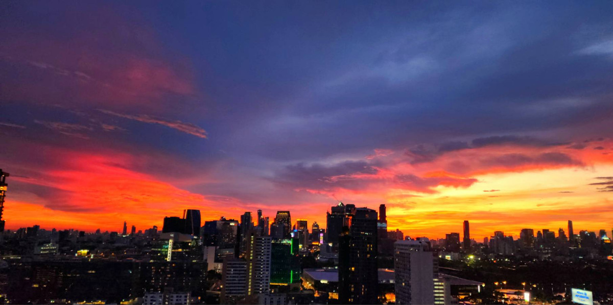 For RentCondoSukhumvit, Asoke, Thonglor : Recently renovated room, 3 bedrooms, 3 bathrooms, high floor, 223 sq m., 85,000.- baht.