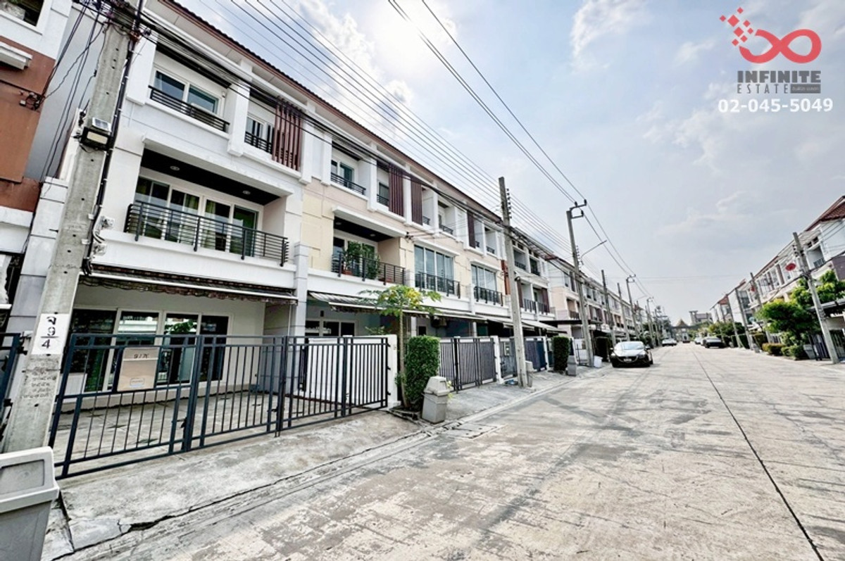 For SaleTownhomeChokchai 4, Ladprao 71, Ladprao 48, : 3-story townhome for sale, Lat Phrao Wang Hin Baan Klang Muang Lat Phrao-Sena 2 near the BTS