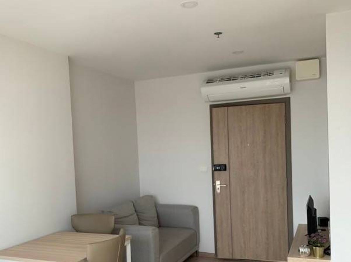 For RentCondoBangna, Bearing, Lasalle : Condo for Rent: Ideo O2 Near BTS Bang Na (approx. 300 meters)