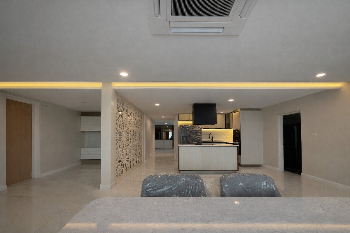 For RentHouseSukhumvit, Asoke, Thonglor : Fully renovated 4-bedroom house in Phrom Phong ** NO CO-AGENT ** 