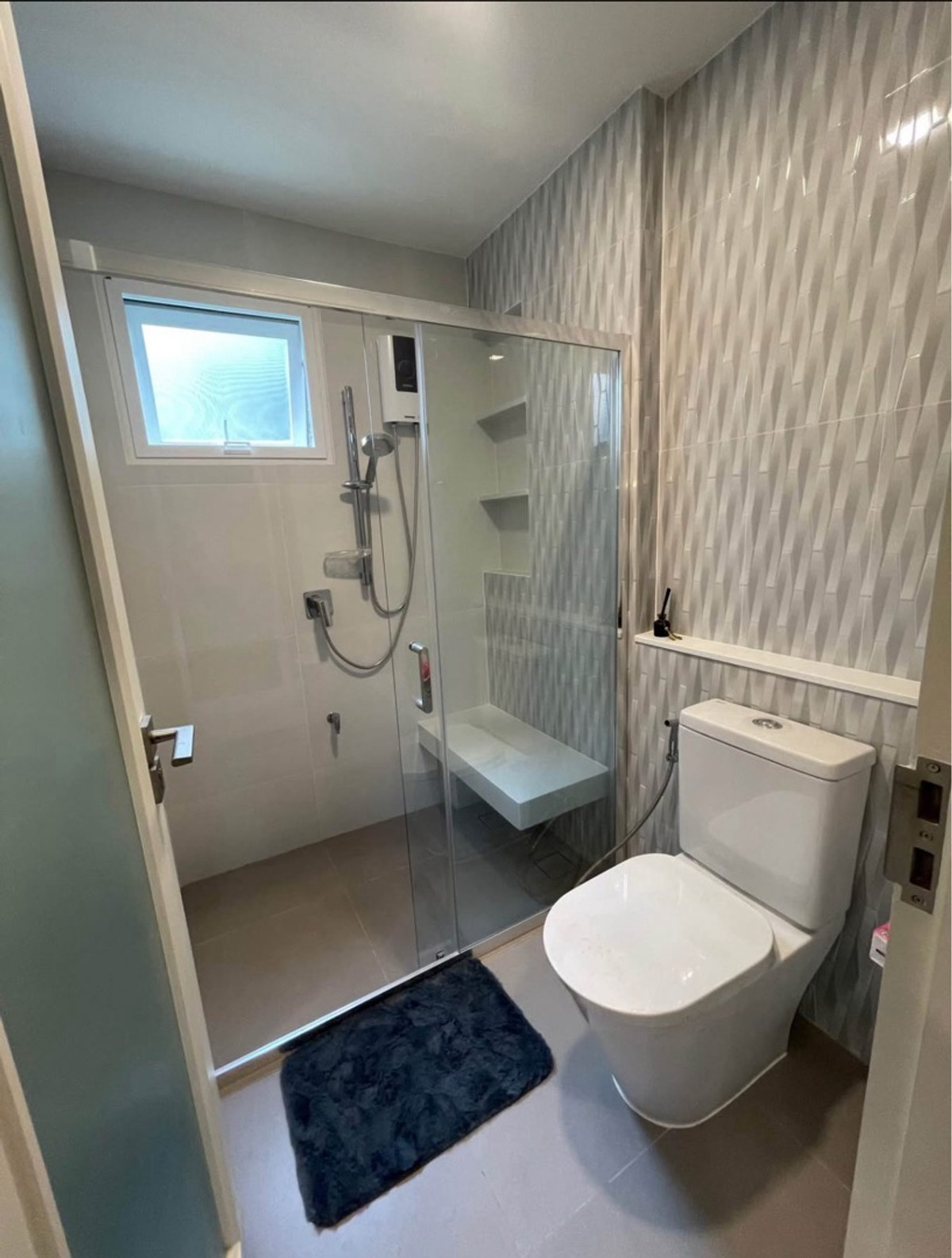 ให้เช่าบ้านลาดกระบัง สุวรรณภูมิ : ให่เช่า บ้านเดี่ยว หมู่บ้ทนมัณฑนาบางนา-วงแหวน