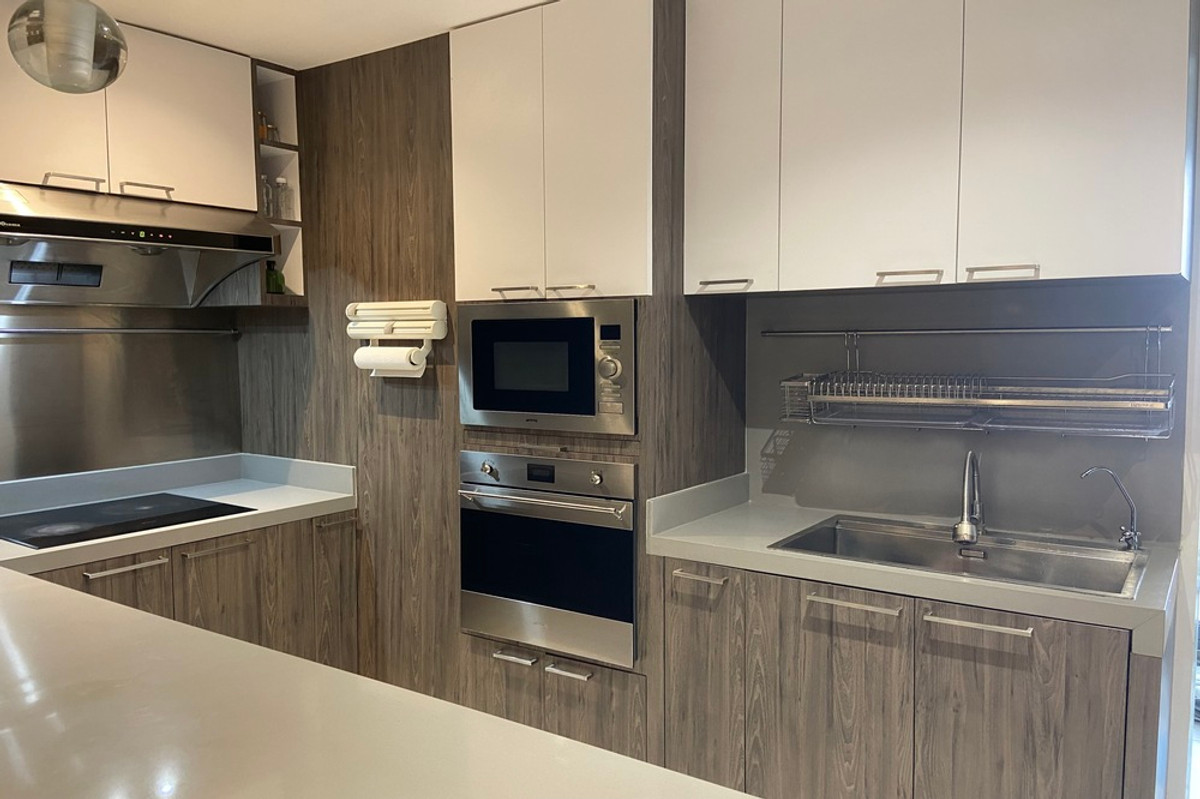 For SaleCondoSukhumvit, Asoke, Thonglor : 🔥 Sale with tenant !! 🔥 Code C20230203376.........Royal Castle Sukhumvit, 3 bedroom, 3 bathroom, 1 maid's room, furnished, Special Deal!!📣📣