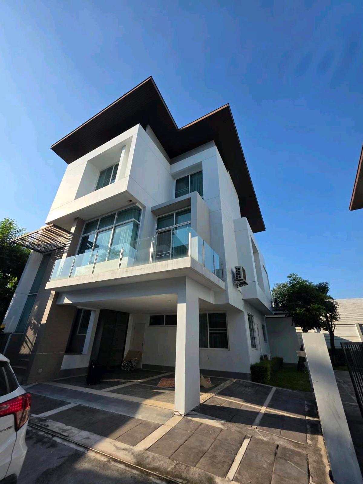 ให้เช่าบ้านพระราม 9 เพชรบุรีตัดใหม่ RCA : 🔥🔥🔥บ้านในโครงการ พระราม9.ใกล้เดอะ ไนน์พระราม9 💚💚💚