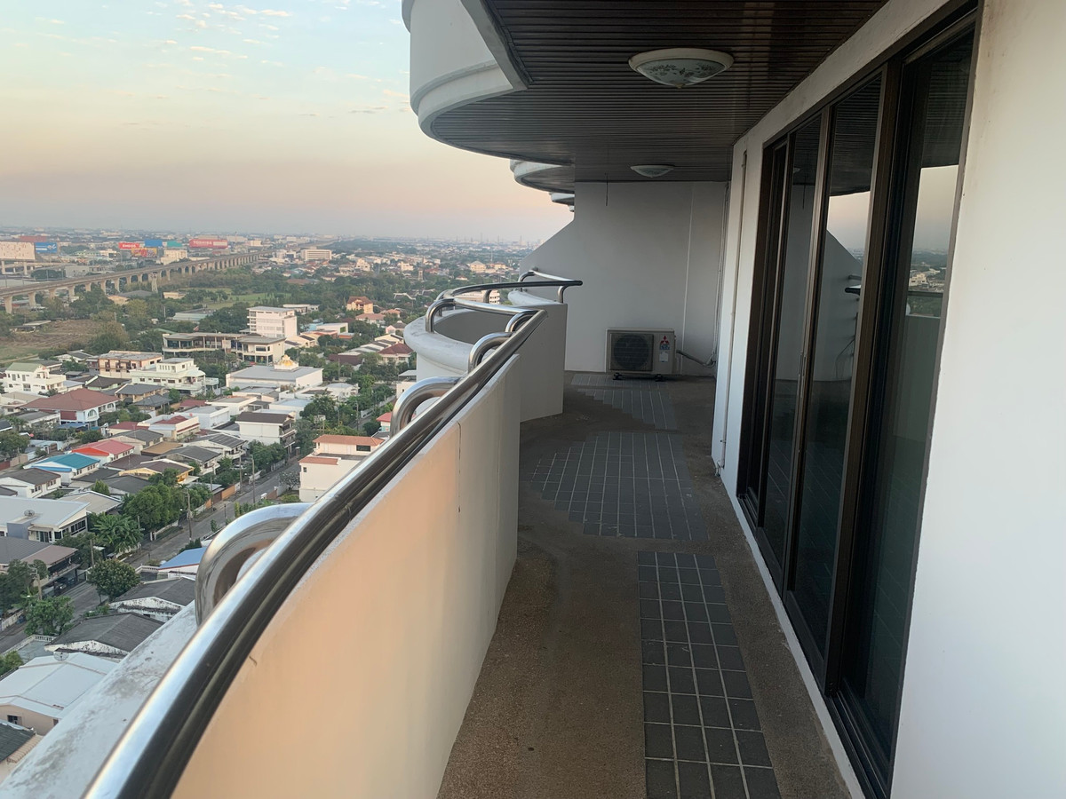 For RentCondoPattanakan, Srinakarin : Condo for rent Flora Ville Pattanakarn