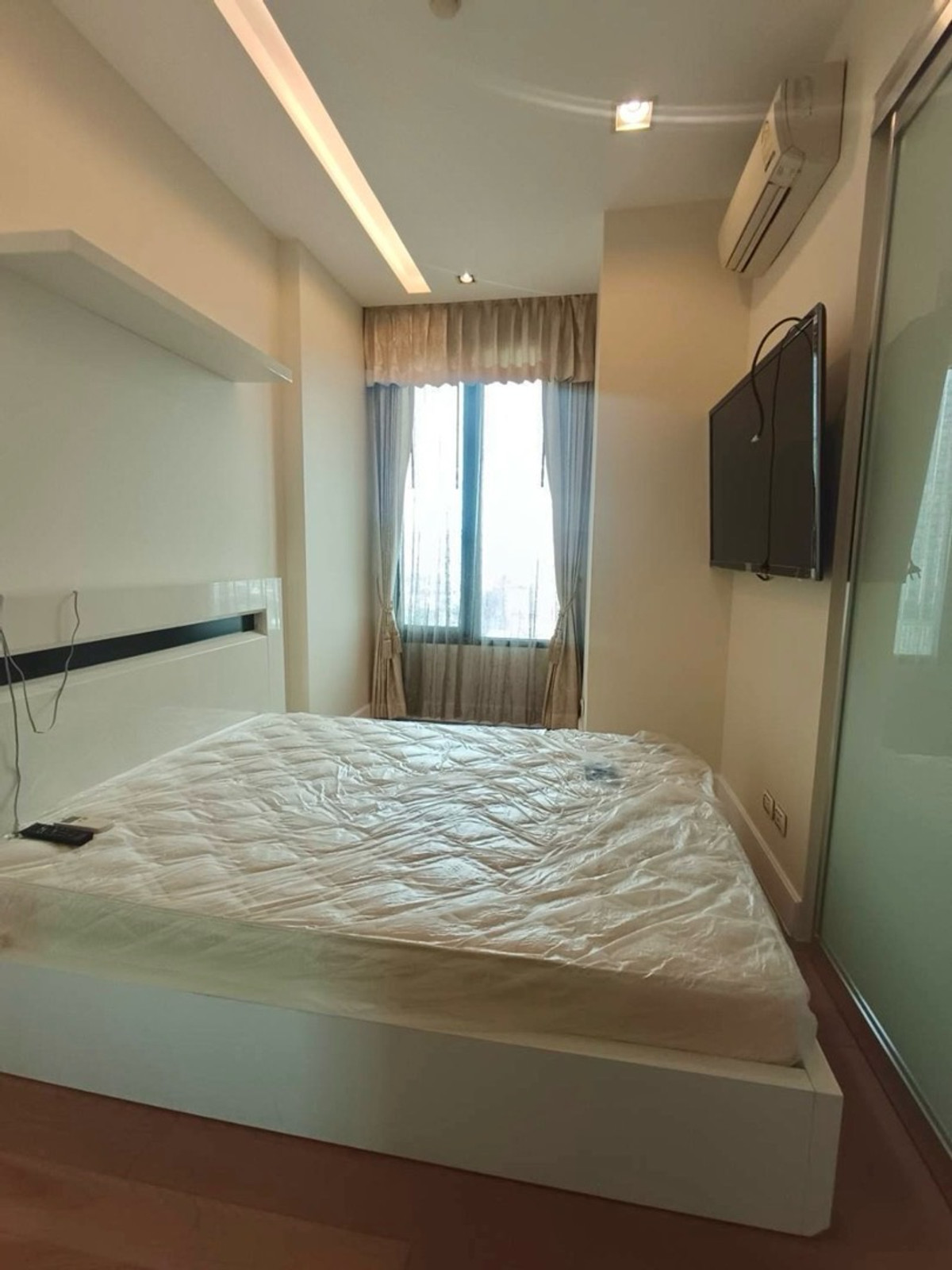 ให้เช่าคอนโดลาดพร้าว เซ็นทรัลลาดพร้าว : 📍โครงการ : Equinox Phahol - Vibha (อีควิน็อกซ์ พหล วิภา) 
🚝 ใกล้ : BTS สถานีหมอชิต 500 เมตร
💵 ราคาเช่า : 14,000 บาท / เดือน 