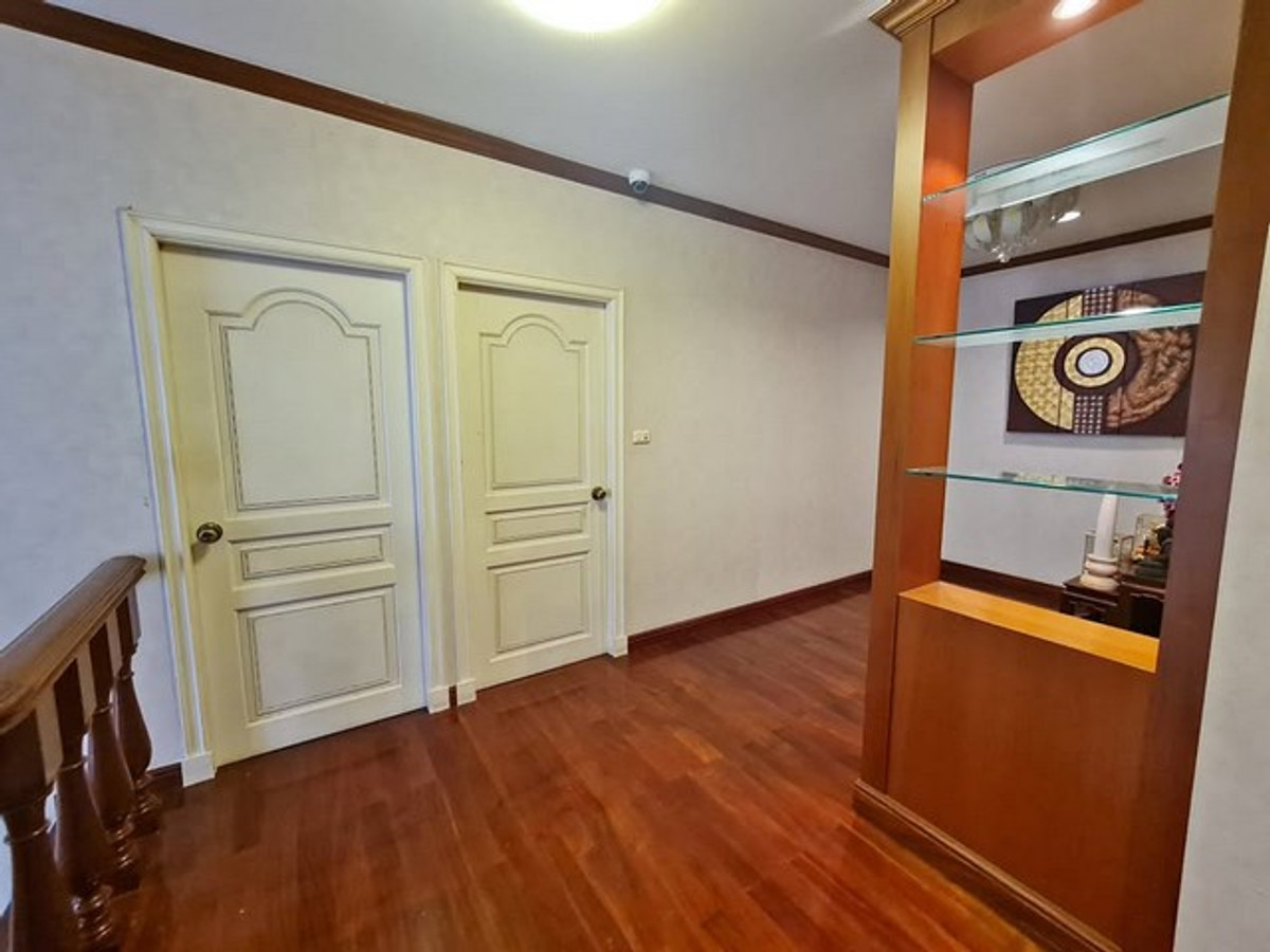 ให้เช่าบ้านเกษตร นวมินทร์ ลาดปลาเค้า : HR3240ให้เช่าบ้านเดี่ยวหลังใหญ่ 5 ห้องนอน ทำเลเลียบด่วน-เกษตรนวมินทร์ หมู่บ้านชวนชื่น ลาดพร้าว  พื้นที่ใช้สอยจุใจ 347 ตร.ม. พร้อมเฟอร์นิเจอร์และเครื่องใช้ไฟฟ้าครบชุด หิ้วกระเป๋าเข้าอยู่ได้เลย