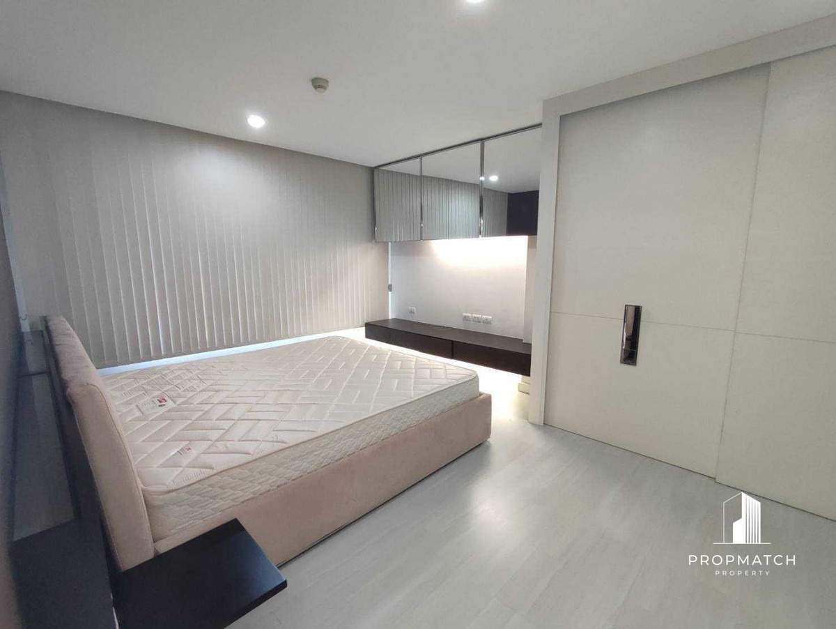 For RentCondoWongwianyai, Charoennakor : 📍The Bangkok Sathorn-Taksin 🛌 2 Bedroom 🚿2 Bathroom 🏬 4 Floor 📏 71 sq.m 📞0928895628 Line:plustor_ss