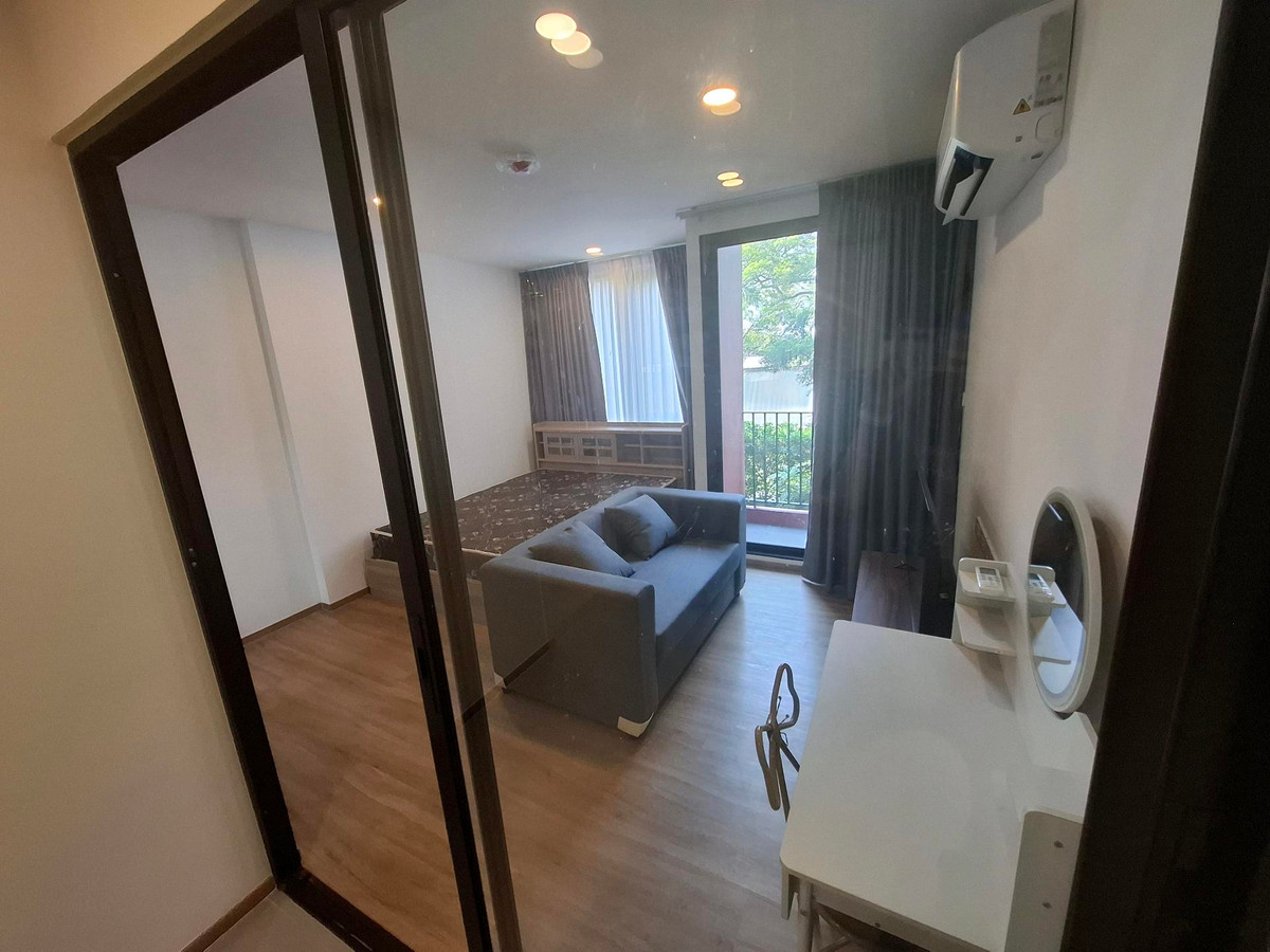 For RentCondoRatchadapisek, Huaikwang, Suttisan : Condo for rent, Ratchada 32 area, near MRT Lat Phrao.