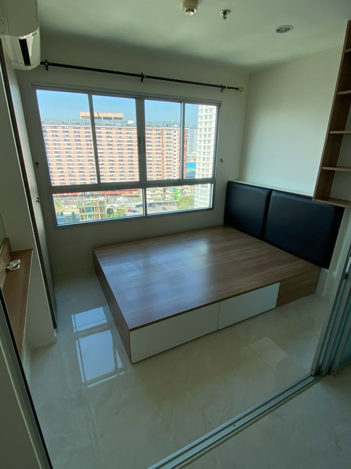 ขายคอนโดเสรีไทย-นิด้า : K-6769 ขายด่วน ! คอนโด LPN รามคำแหง 60/2 ชั้นสูง วิวสระว่ายน้ำ พร้อมอยู่