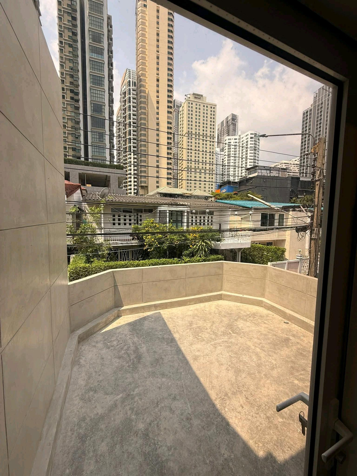 For RentTownhomeSukhumvit, Asoke, Thonglor : 🔥🔥🔥Newly renovated townhome, Sukhumvit 26 - Phrom Phong area💚💚💚