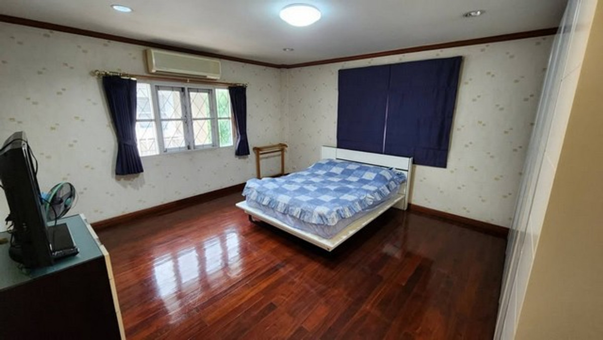 ให้เช่าบ้านเกษตร นวมินทร์ ลาดปลาเค้า : HR3240ให้เช่าบ้านเดี่ยวหลังใหญ่ 5 ห้องนอน ทำเลเลียบด่วน-เกษตรนวมินทร์ หมู่บ้านชวนชื่น ลาดพร้าว  พื้นที่ใช้สอยจุใจ 347 ตร.ม. พร้อมเฟอร์นิเจอร์และเครื่องใช้ไฟฟ้าครบชุด หิ้วกระเป๋าเข้าอยู่ได้เลย