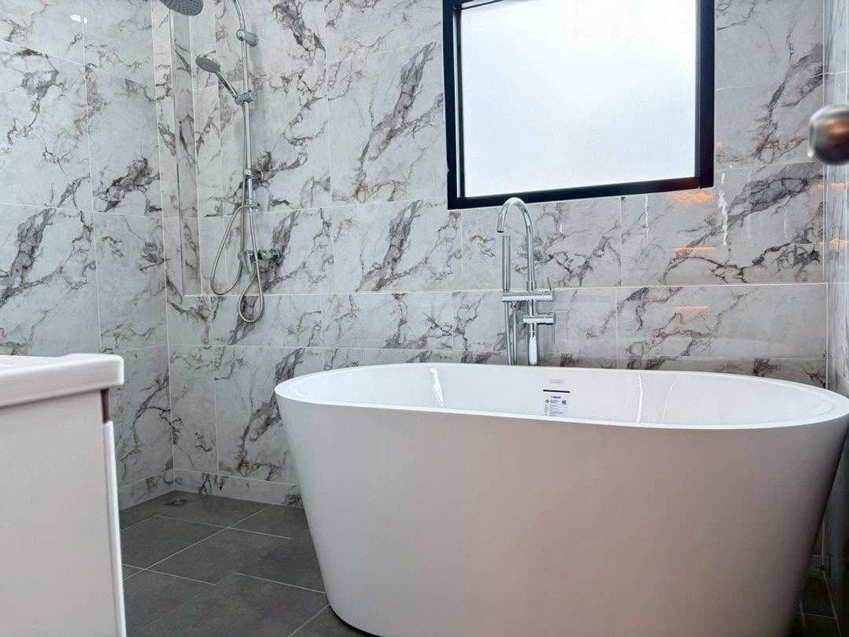 For SaleHousePattaya, Bangsaen, Chonburi : Pool Villa Soi Bunkanchanaram 8 / 4 Bedrooms (FOR SALE) AM038