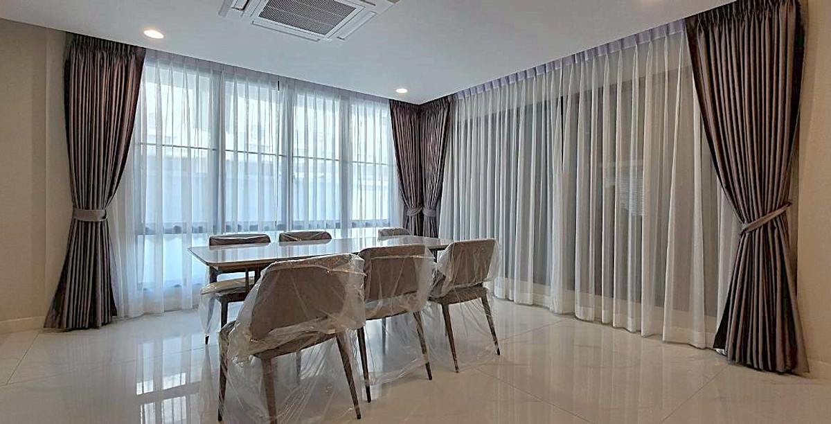 For RentHouseSukhumvit, Asoke, Thonglor : Fully renovated 4-bedroom house in Phrom Phong ** NO CO-AGENT ** 