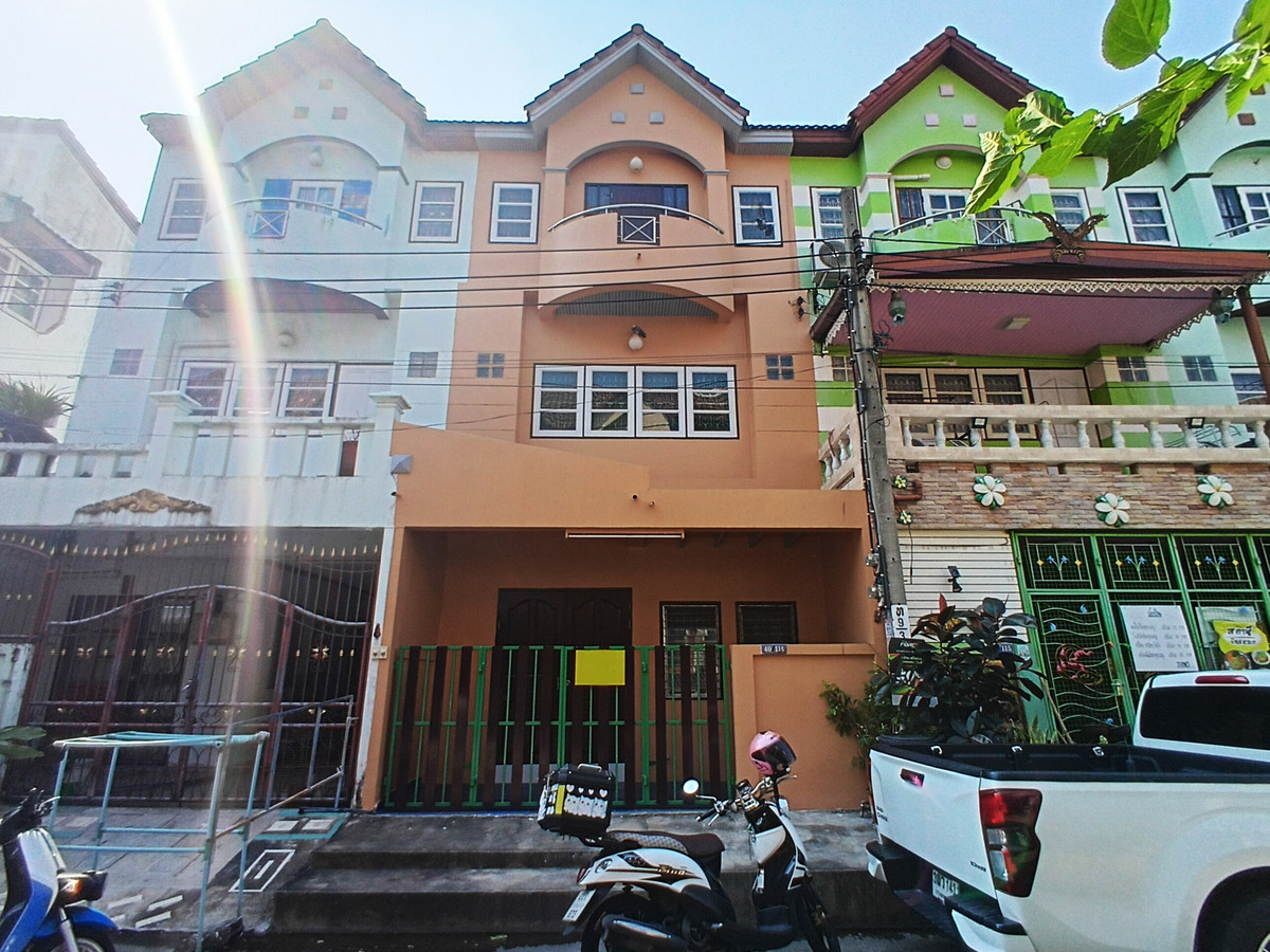 For SaleTownhomeBang kae, Phetkasem : 🏠 Spacious 3-Story Home at an Incredible Price! | 4 Bedrooms | Fully Renovated 💸